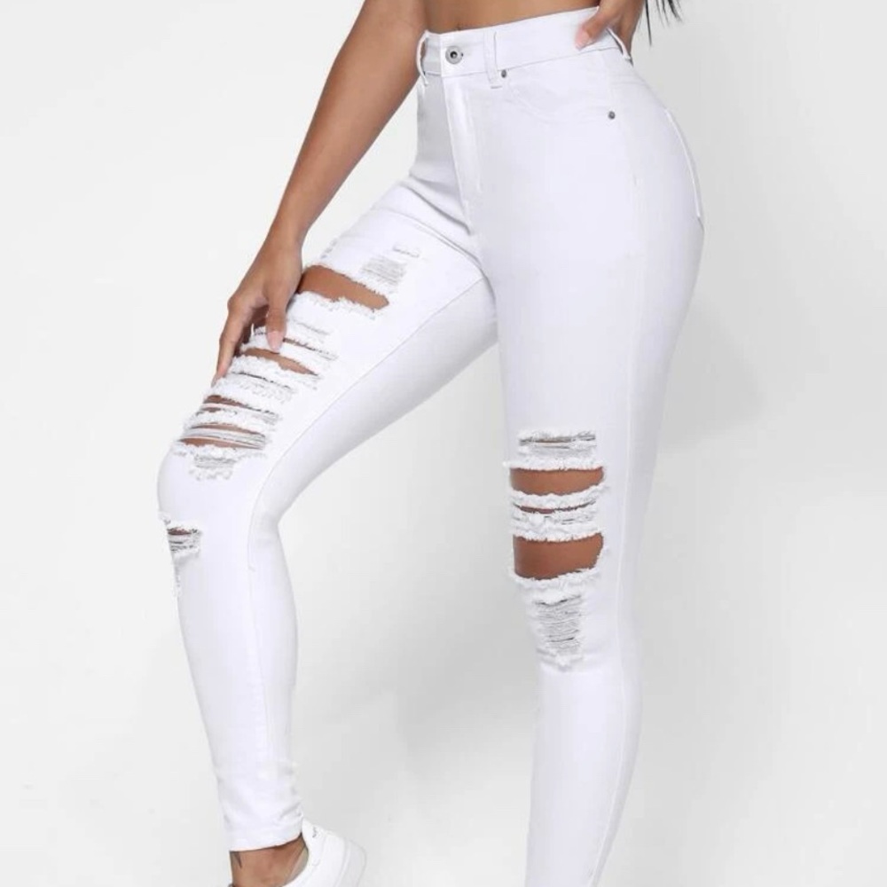 I’m selling white jeans